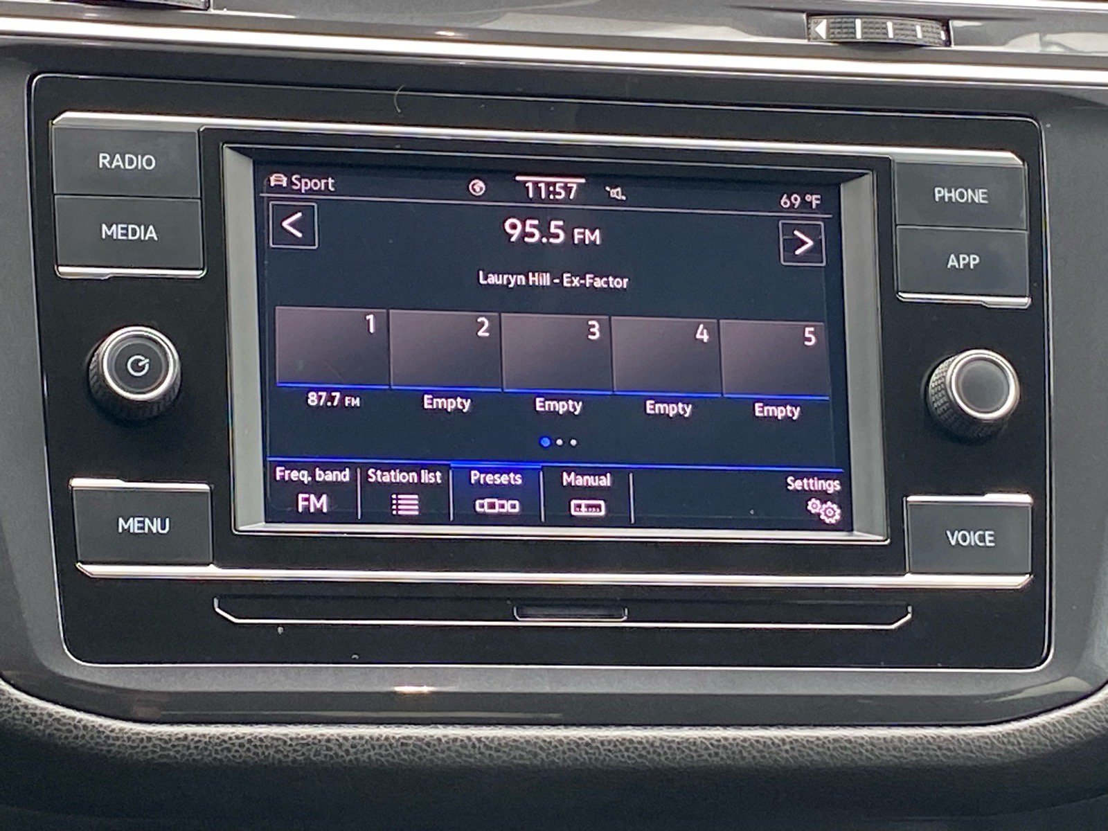 Certified 2024 Volkswagen Tiguan S AWD/4WD image 6