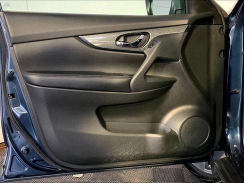 Used 2015 Nissan Rogue SL image 25