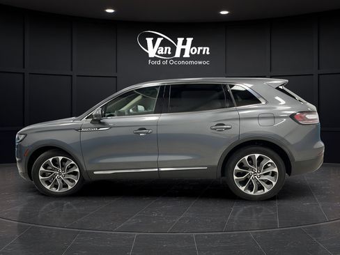 Used 2023 Lincoln Nautilus Reserve AWD/4WD image 4