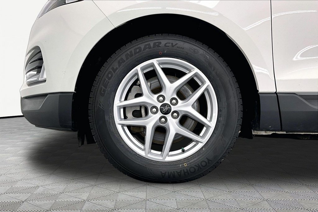Certified 2024 Ford Edge SEL w/ Convenience Package AWD/4WD image 9