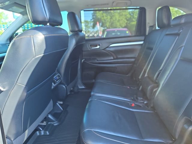 Used 2018 Toyota Highlander XLE FWD image 30