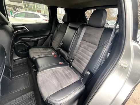 Used 2024 Mitsubishi Outlander SE AWD/4WD image 19