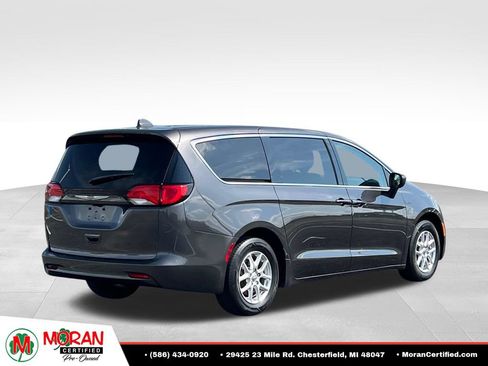 Used 2020 Chrysler Voyager LX FWD image 5