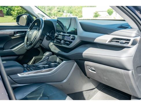 Used 2021 Toyota Highlander Platinum AWD/4WD image 20