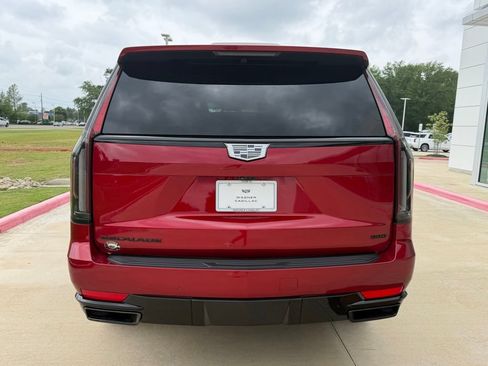 Used 2024 Cadillac Escalade Sport Platinum w/ LPO, ONYX Package AWD/4WD image 4