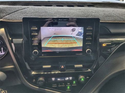 Used 2023 Toyota Camry SE image 17
