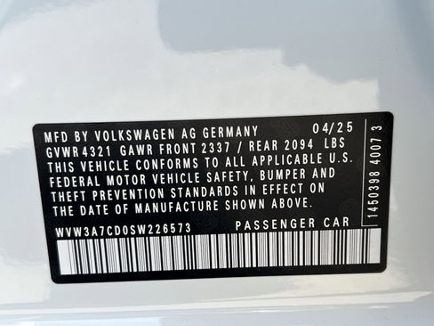 Used 2025 Volkswagen GTI SE FWD image 37