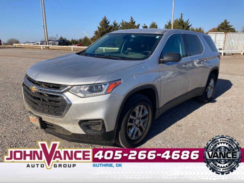 Used 2020 Chevrolet Traverse LS image 1