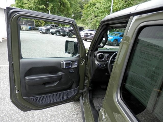 Used 2023 Jeep Gladiator Sport AWD/4WD image 15