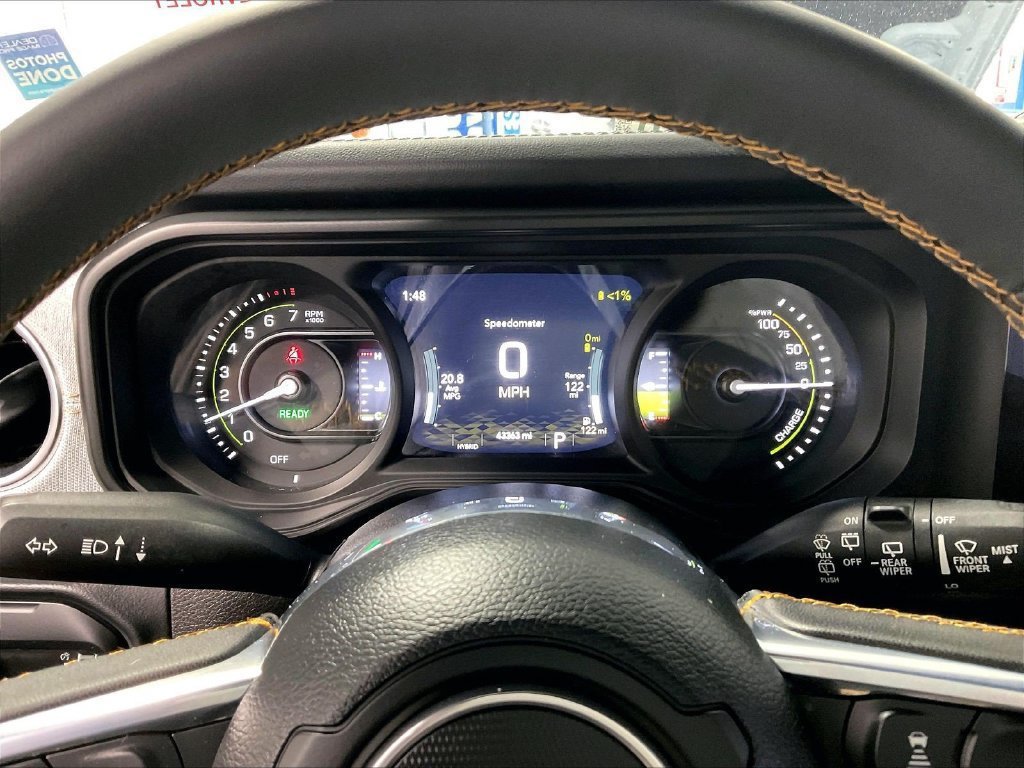 Used 2024 Jeep Wrangler Unlimited Sahara w/ Technology Group AWD/4WD image 25