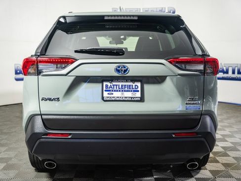 Certified 2022 Toyota RAV4 XLE Premium image 5