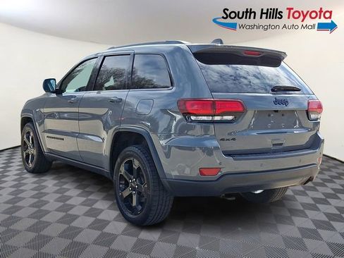 Used 2019 Jeep Grand Cherokee Laredo AWD/4WD image 4