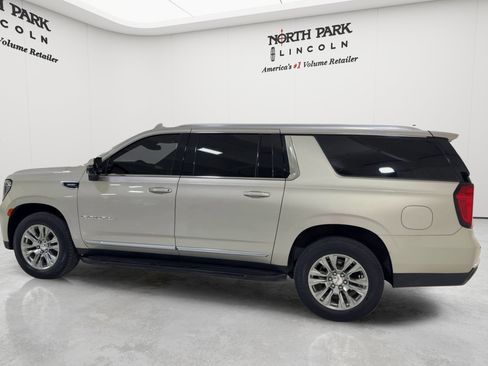Used 2023 GMC Yukon XL Denali AWD/4WD image 7