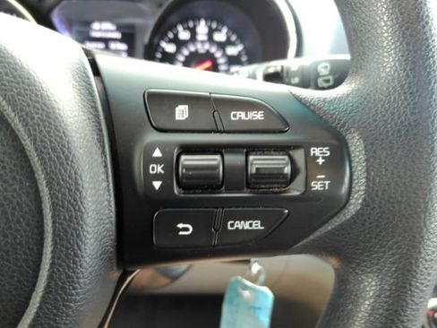 Used 2021 Kia Sedona LX FWD image 44