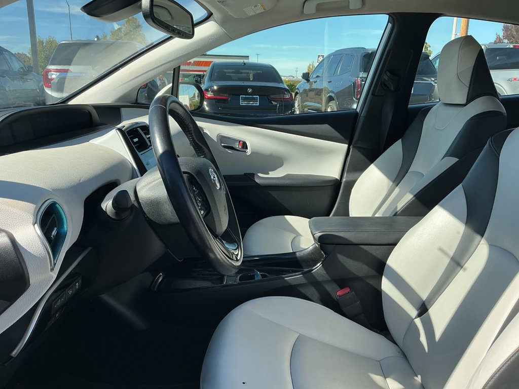 Used 2022 Toyota Prius XLE AWD/4WD image 12