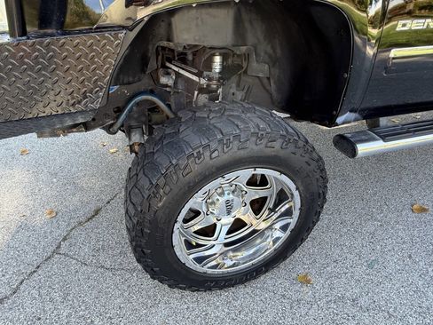 Used 2011 GMC Sierra 2500 Denali w/ Suspension Package, Off-Road image 11