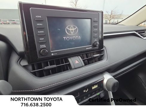 Used 2022 Toyota RAV4 LE image 16