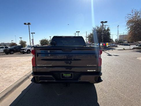 Used 2022 Chevrolet Silverado 1500 Custom image 4