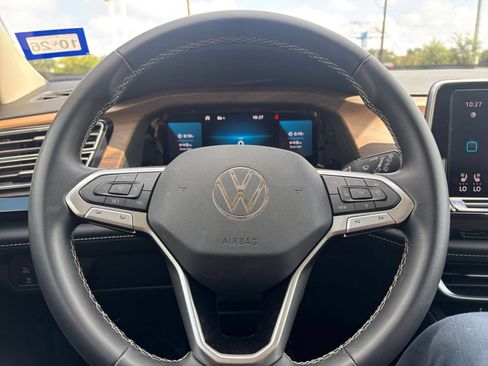 Used 2026 Volkswagen Atlas SE FWD image 30