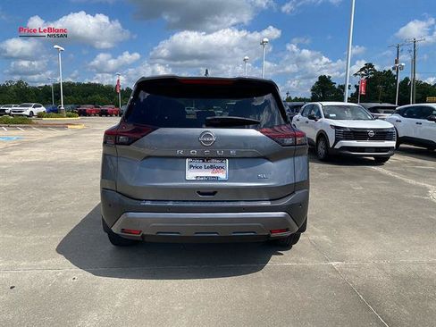 Used 2023 Nissan Rogue SL w/ SL Premium Package FWD image 6
