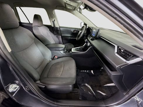 Used 2021 Toyota RAV4 XLE image 29