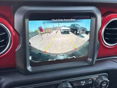 Used 2021 Jeep Wrangler Unlimited Rubicon AWD/4WD image 24