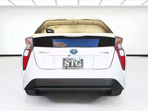 Used 2017 Toyota Prius Three w/ Carpet Mat Package FWD image 5