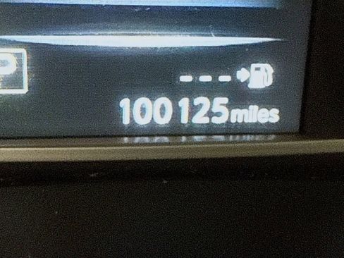 Used 2018 Nissan Sentra SR w/ SR Midnight Edition Package image 4