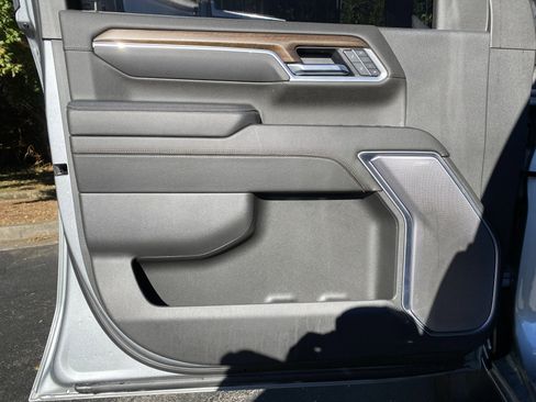 Used 2025 Chevrolet Silverado 2500 High Country w/ High Country Premium Package image 15