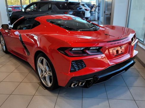 Used 2025 Chevrolet Corvette Stingray image 9