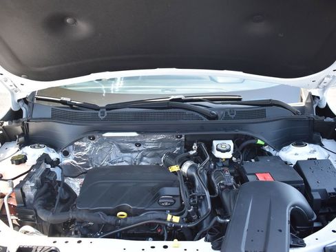 Used 2024 Chevrolet Trax RS w/ Sunroof Package FWD image 10