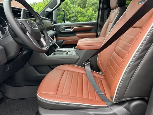 New 2026 GMC Sierra 2500 Denali Ultimate AWD/4WD image 10