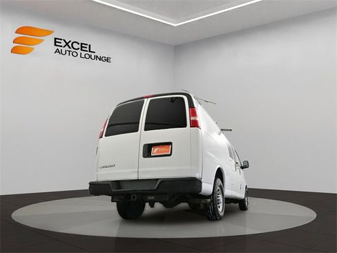Used 2018 Chevrolet Express 2500 Extended w/ Driver Convenience Package image 28