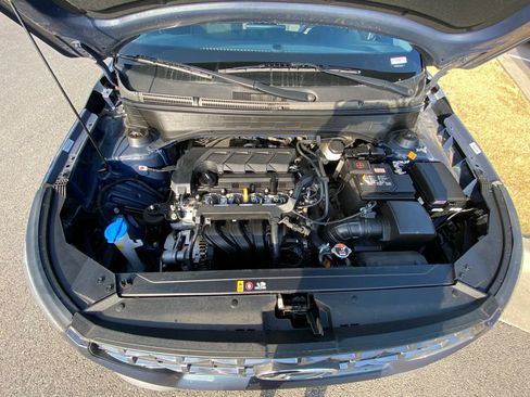 Used 2025 Hyundai Venue Limited FWD image 32