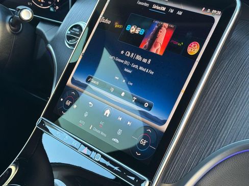 Used 2025 Mercedes-Benz GLC 350e 4MATIC image 22