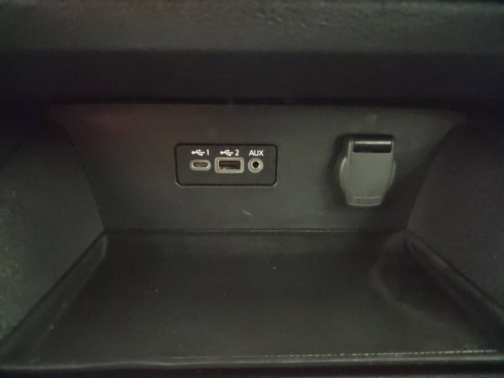 Used 2025 Nissan Altima 2.5 SV FWD image 33