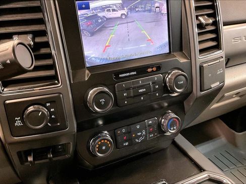 Used 2021 Ford F250 XLT w/ XLT Premium Package image 18