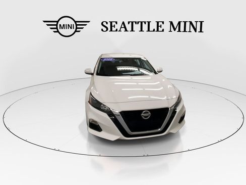 Used 2022 Nissan Altima 2.5 S FWD image 3