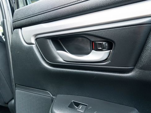 Used 2018 Honda CR-V LX image 20