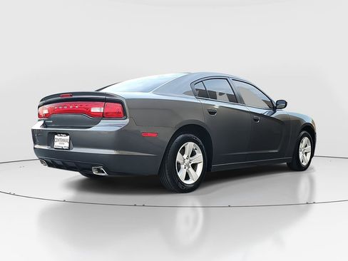 Used 2014 Dodge Charger SE image 5