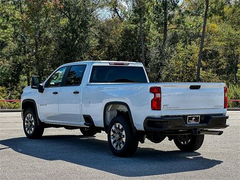 Used 2022 Chevrolet Silverado 2500 Custom w/ Custom Convenience Package image 6