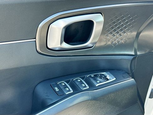 Used 2023 Kia Sorento EX AWD/4WD image 18