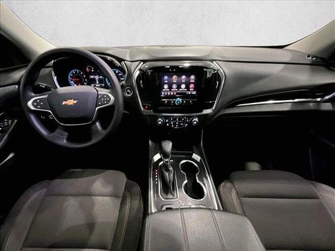 Used 2021 Chevrolet Traverse LS FWD image 16