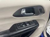 Used 2021 Chrysler Pacifica Touring-L image 4