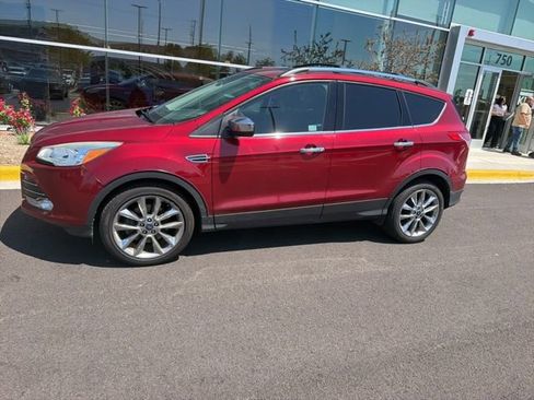 Used 2015 Ford Escape SE w/ SE Chrome Package FWD image 3