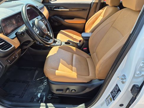 Used 2024 Kia Seltos EX FWD image 13