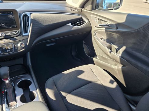 Used 2025 Chevrolet Malibu RS image 13