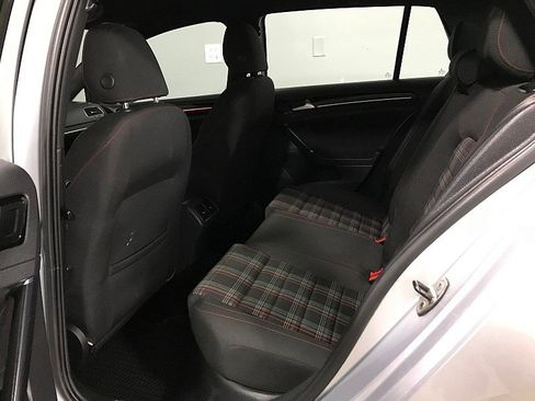 Used 2017 Volkswagen GTI SE image 19