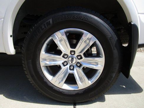 Used 2015 Ford F150 Platinum w/ Equipment Group 701A Luxury AWD/4WD image 8