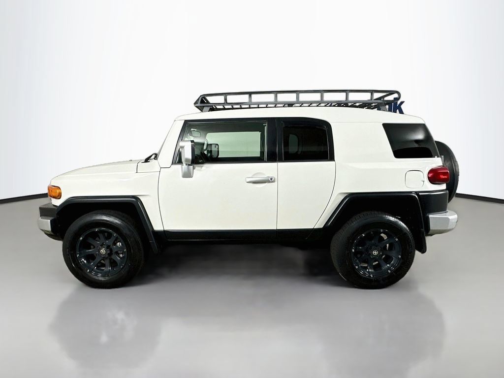 Used 2011 Toyota FJ Cruiser 4WD w/ Upgrade Pkg image 4